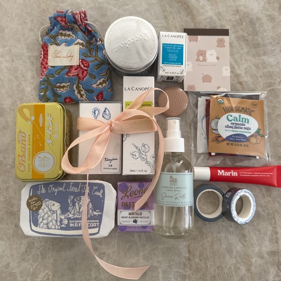 ✨MYSTERY BUNDLE OF TREASURES✨ - Picture 9 of 9